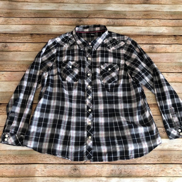 Women’s Torrid Black Pink Plaid Studded Shirt - Picture 2 of 8